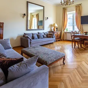 Luster I Obrazow Apartment